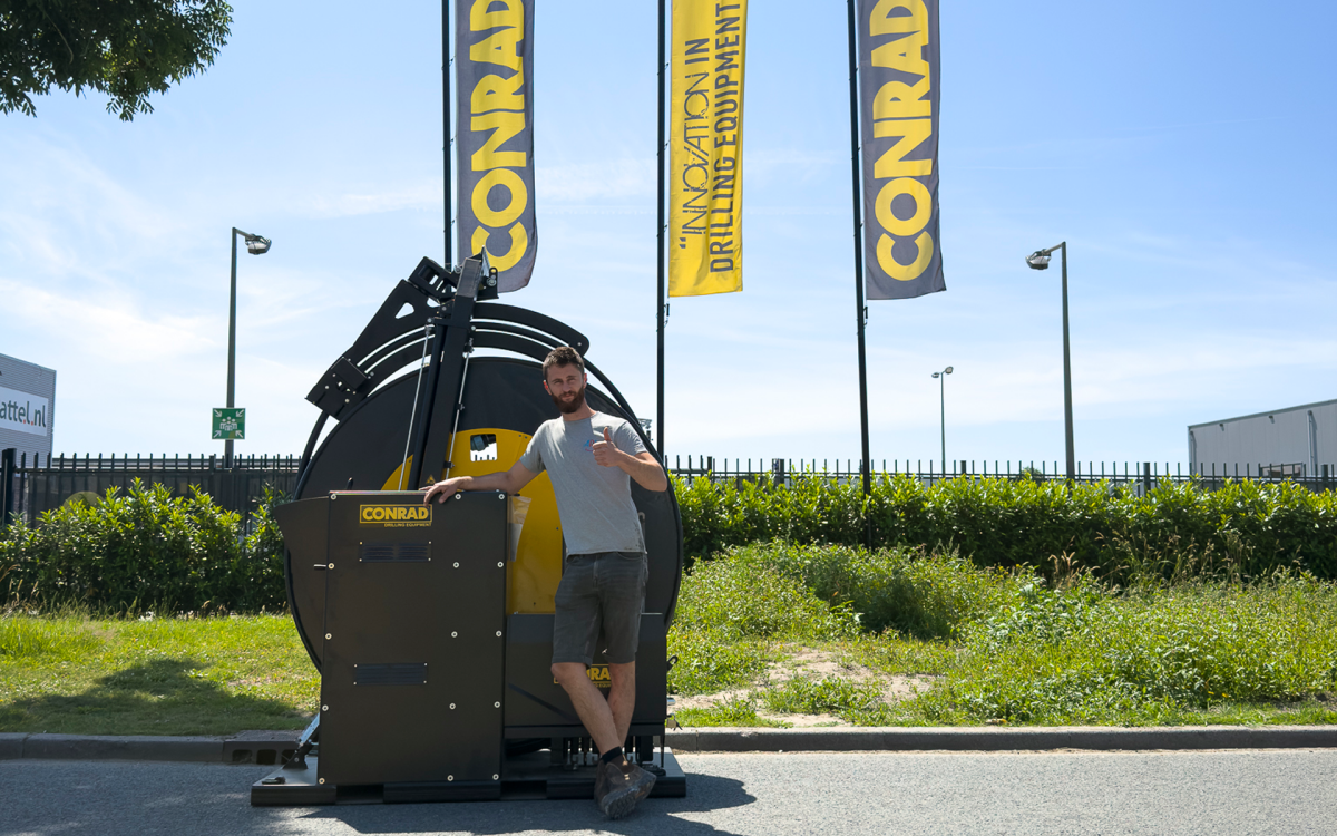 Hydraulically operated grout hose reel for Ara Boringen by Conrad Stanen