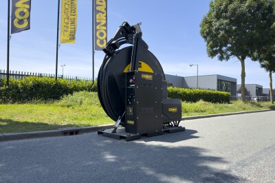 Hydraulically operated grout hose reel for Ara Boringen by Conrad Stanen