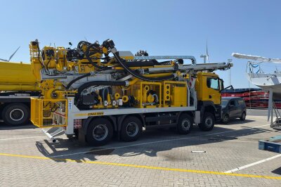 Hellema Holland uit Chili investeert in Comax 1000 op truck voor bronboringen - Conrad Stanen B.V.
