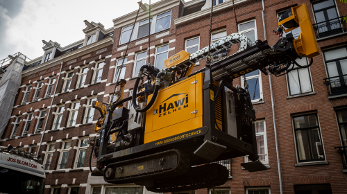 In het hart van Amsterdam, de Conrad Boxer 120 voor bodemenergie.