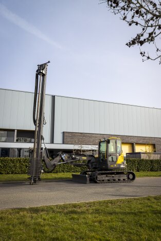 SBM 6 - Bronbemaling - On Crane
